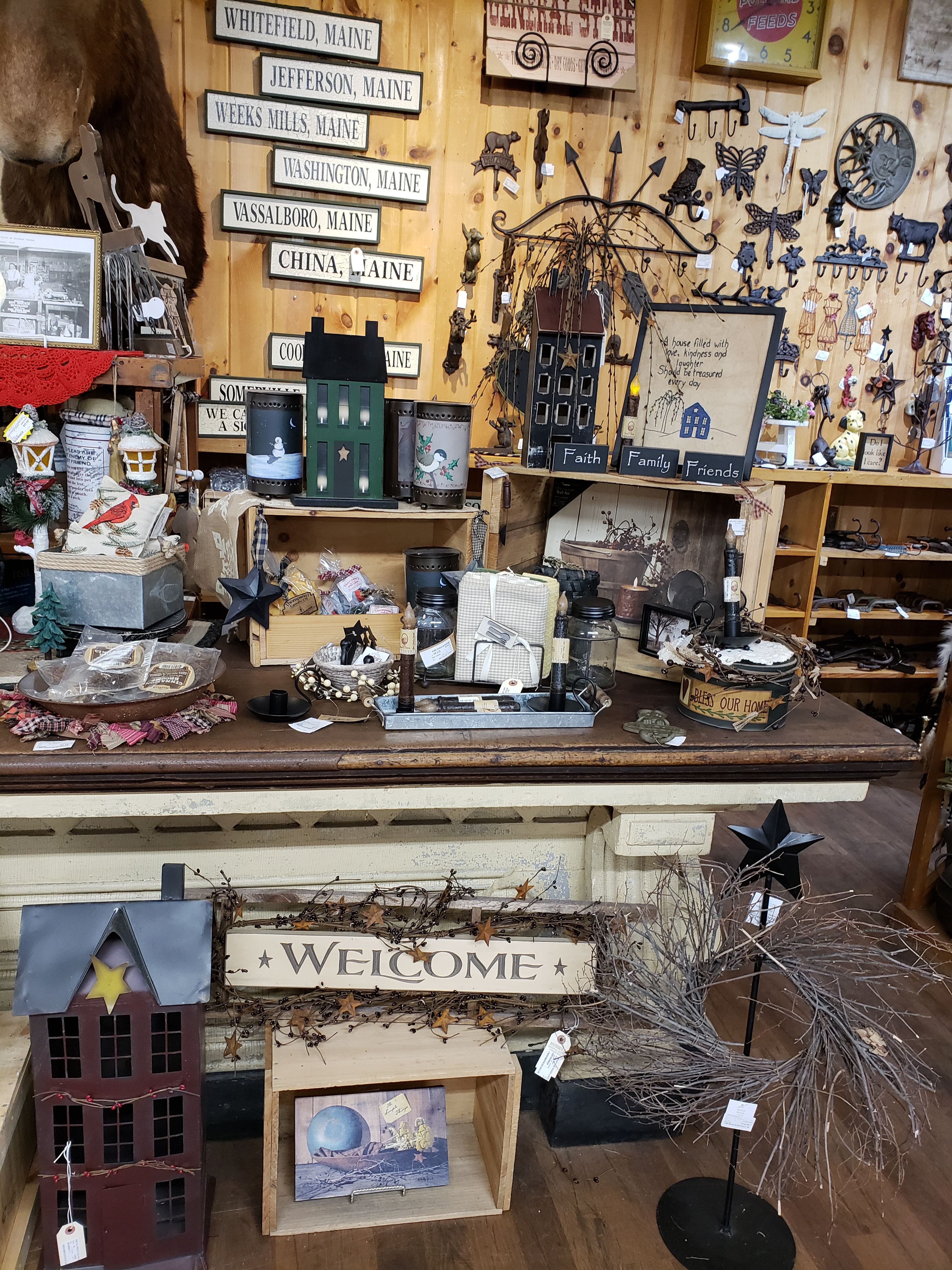 Hussey's General Store Windsor, ME Grocery, Coins, Sportswear, Hardware